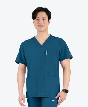 Men's Momentum 4 Pocket V-Neck Top